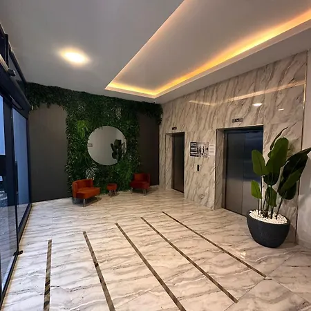 Ocean - Luxury, Comfort & Pool Views