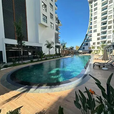 Ocean - Luxury, Comfort & Pool Views アパート アランヤ